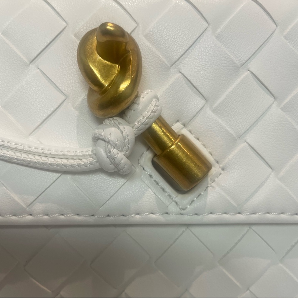 🔥Bottega veneta 😍 andiamo clutch Matcha Vegan leather - Picture 8 of 11